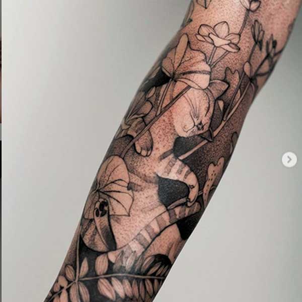 Sleeve tattoo, white and black, traditional with a lying cat by dzo_lama