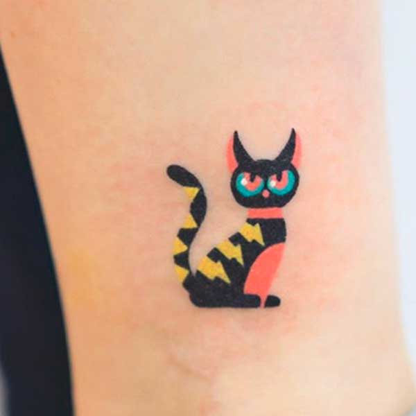 Top Minimal And Small Cat Tattoos You'll Want To See