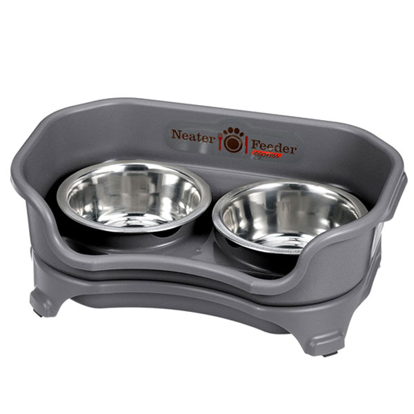elavated stainless steeel bowls for cats and dogs with lower container 