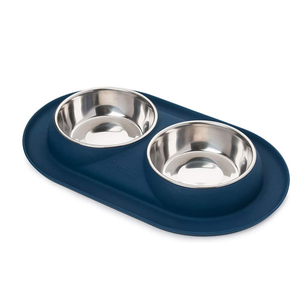 the full dinner set by Bonza consisting of stainless steel bowls and a silicone base 